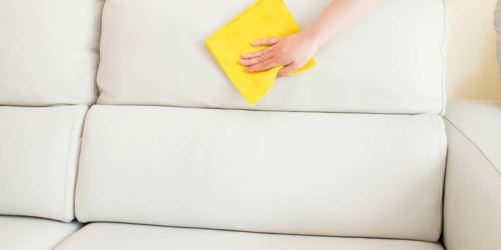 Como limpar o sofá