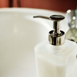 Quais os benefícios do secador de mãos para banheiro