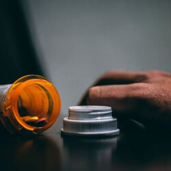 Quanto tempo dura o tratamento em uma clínica de dependentes químicos